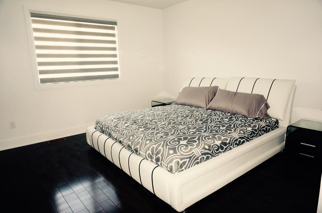 Luxury Two Story Villa Unit D Λαβάλ Εξωτερικό φωτογραφία
