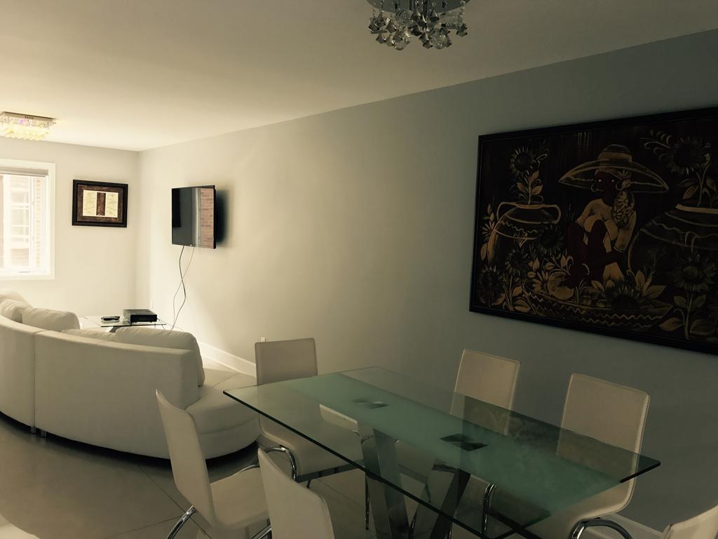 Luxury Two Story Villa Unit D Λαβάλ Εξωτερικό φωτογραφία