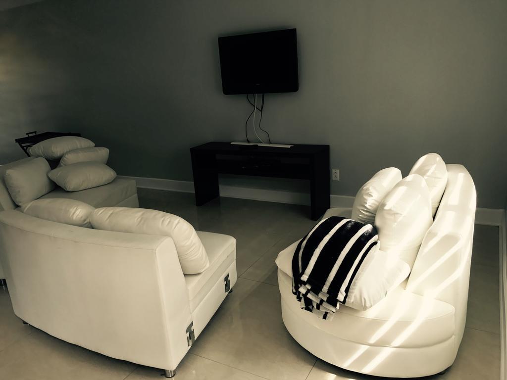 Luxury Two Story Villa Unit D Λαβάλ Εξωτερικό φωτογραφία