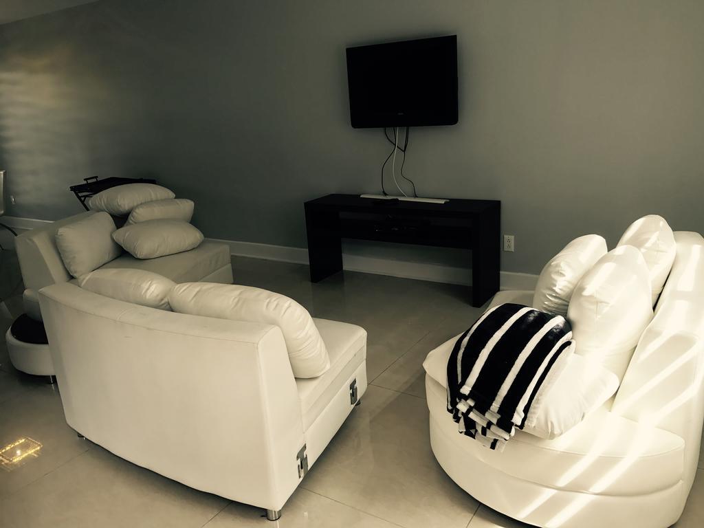 Luxury Two Story Villa Unit D Λαβάλ Εξωτερικό φωτογραφία
